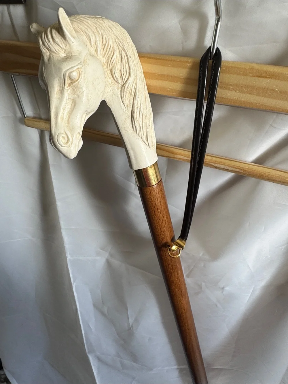 Decorative Shoehorn Carved Horse Head Handle Wood Shaft Accessory